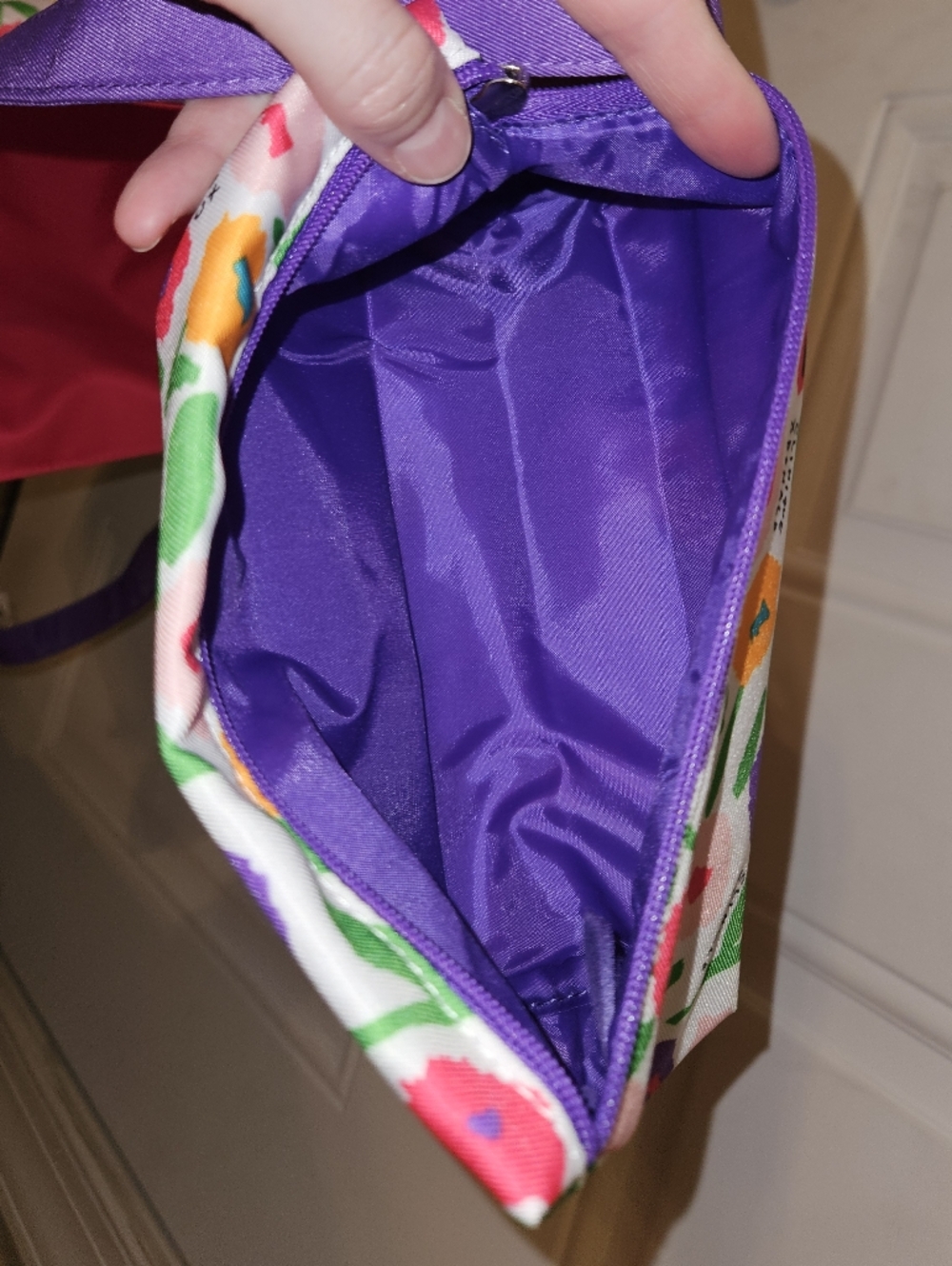 Clinique Reversible Floral Tote + A Cosmetic Bag - Picture 13 of 17